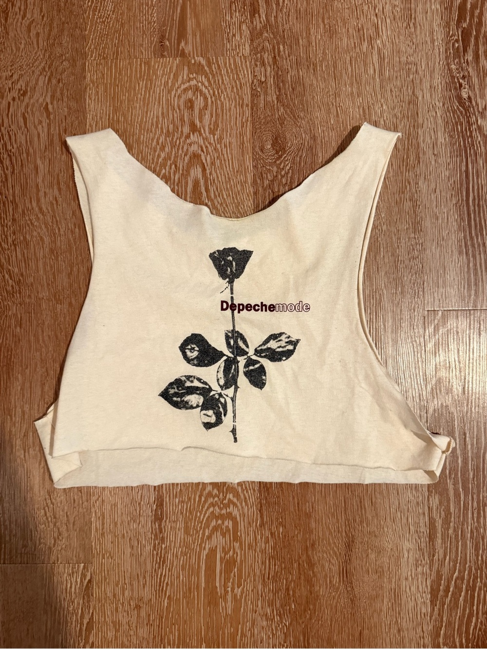 Depeche Mode cut up off the shoulder top 
Fits XS-S
Great condition